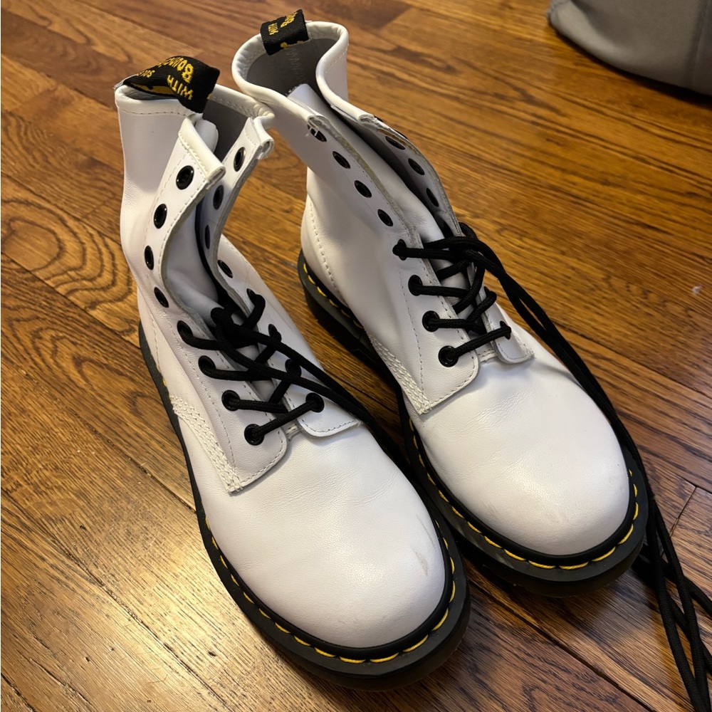 DOC MARTENS